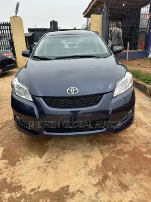 Toyota Matrix L Hatchback FWD (1.8L 4cyl 5M) 2012 Blue