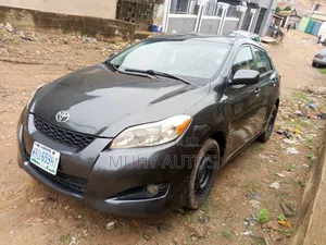 Toyota Matrix Hatchback FWD (1.8L 4cyl 5M) 2010 Gray