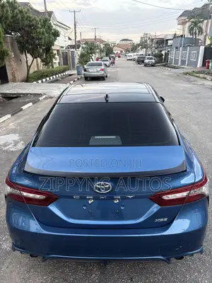 Toyota Camry XSE V6 (3.5L V6 8A) 2019 Blue