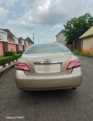 Toyota Camry 2010 Gold