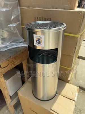30 Liters Hotel/Lounge/Bar Dust Bin With Ash Tray and Cover