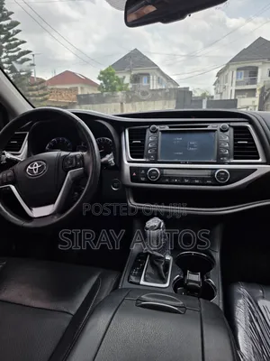 Toyota Highlander Limited 4dr SUV AWD (3.5L 6cyl 6A) 2015