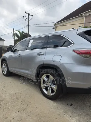 Toyota Highlander Limited 4dr SUV AWD (3.5L 6cyl 6A) 2015