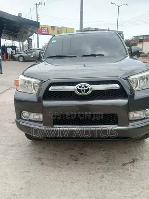 Toyota 4-Runner Limited 4WD 2010 Gray