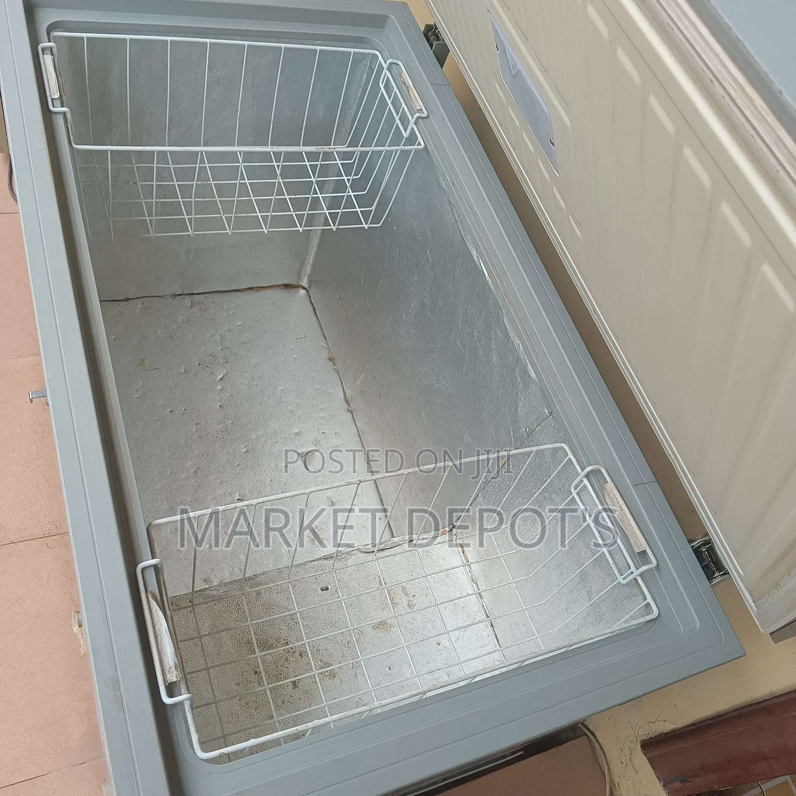 Hisense 310l Freezer.