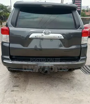 Toyota 4-Runner Limited 4WD 2010 Gray