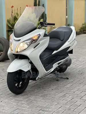 Suzuki Burgman 2017 White