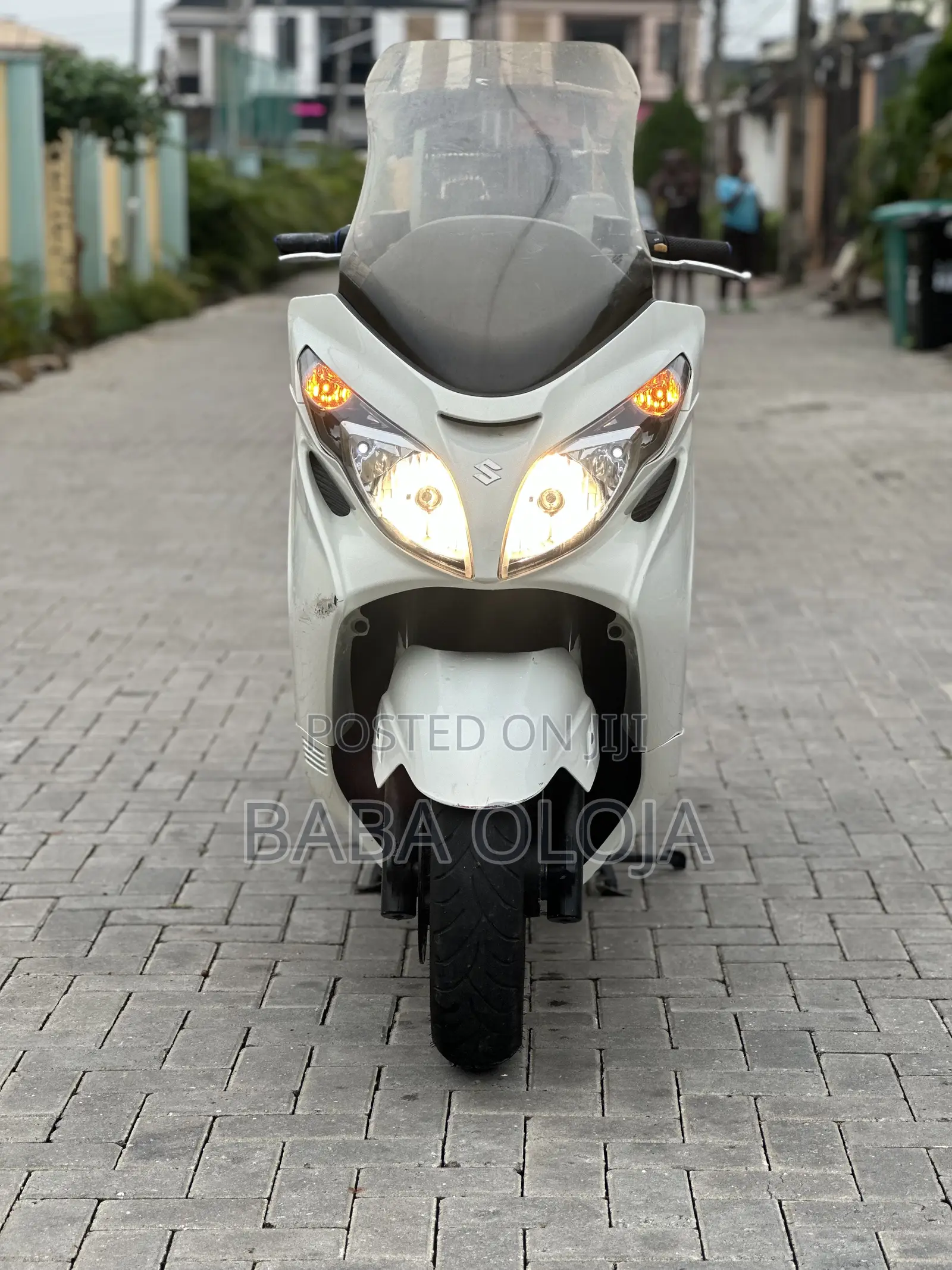 Suzuki Burgman 2017 White