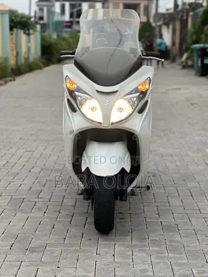 Suzuki Burgman 2017 White