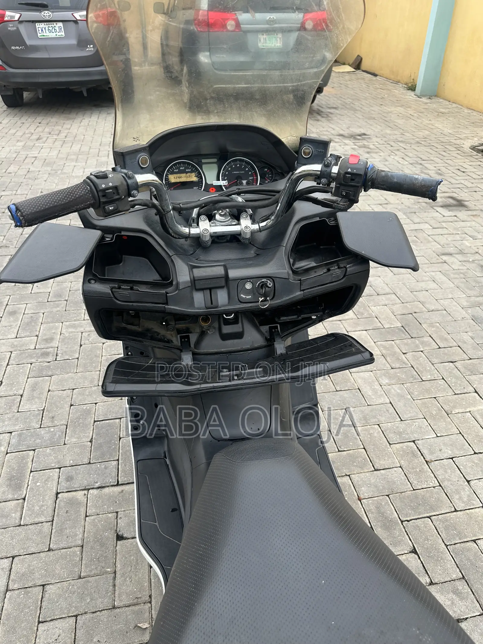 Suzuki Burgman 2017 White