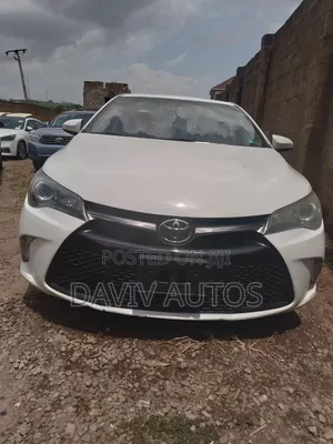 Toyota Camry SE 4dr Sedan (2.5L 4cyl 6A) 2017 White
