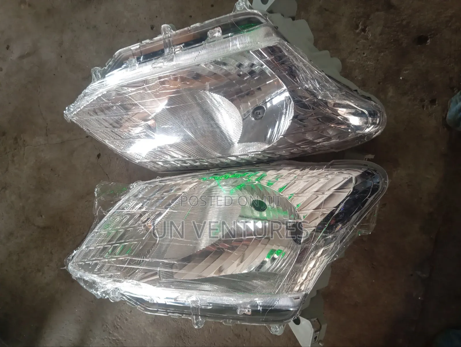 Head Light Isuzu D-Max 2015