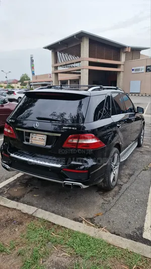 Mercedes-Benz M Class ML63 AMG 4dr SUV AWD (5.5L 8cyl Turbo 7A) 2014