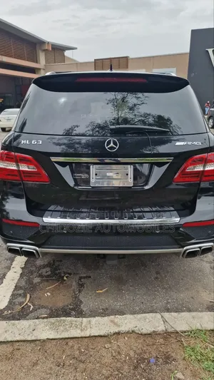 Mercedes-Benz M Class ML63 AMG 4dr SUV AWD (5.5L 8cyl Turbo 7A) 2014