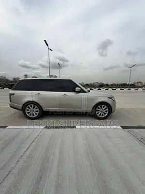 Land Rover Range Rover Vogue 2016 Gold