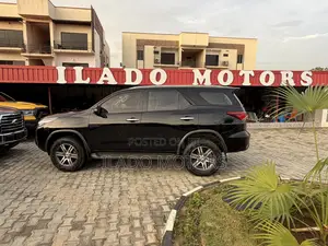 Toyota Fortuner 2018 Black