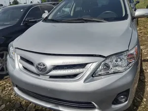 Toyota Corolla LE 4dr Sedan (1.8L 4cyl 4A) 2012 Silver