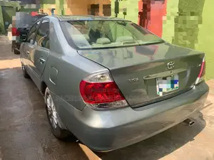 Toyota Camry LE 4dr Sedan (2.4L 4cyl 5A) 2006 Gray