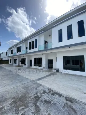 5bdrm Duplex in Ikota for sale