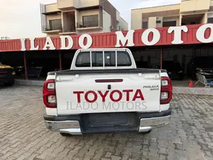 New Toyota Hilux 2025 White