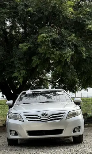 Toyota Camry LE 4dr Sedan (2.5L 4cyl 6AM) 2010 Silver