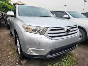 Toyota Highlander 3.5L 4WD 2013 Silver