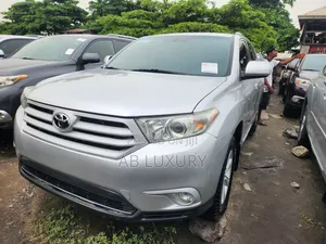 Toyota Highlander 3.5L 4WD 2013 Silver