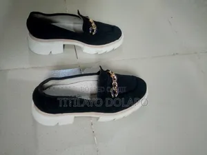 Suede Footwear: Best For Casuals And Also Corporate Outfits