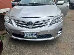 Toyota Corolla LE 4dr Sedan (1.8L 4cyl 4A) 2010 Silver