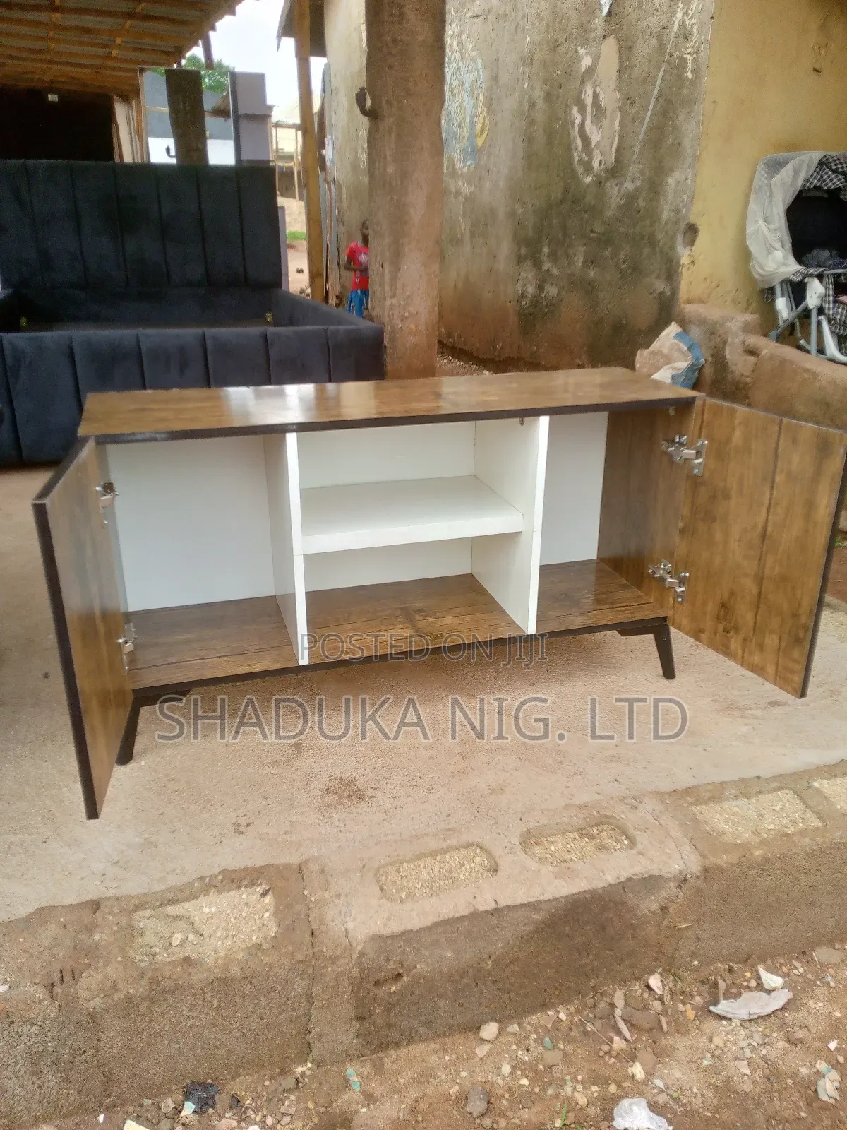 6 Capacity Center Table