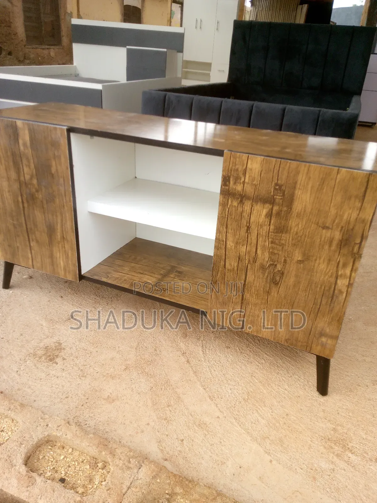 6 Capacity Center Table