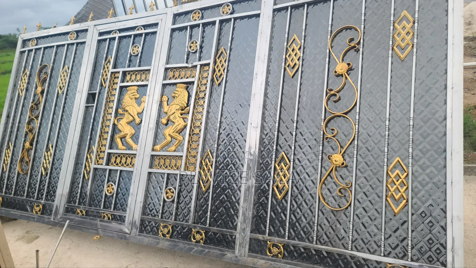 Stainless Steel S Cumbi Gate