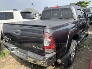 Toyota Tacoma 2015 Gray