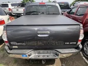 Toyota Tacoma 2015 Gray