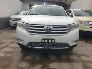 Toyota Highlander Limited 2012 White