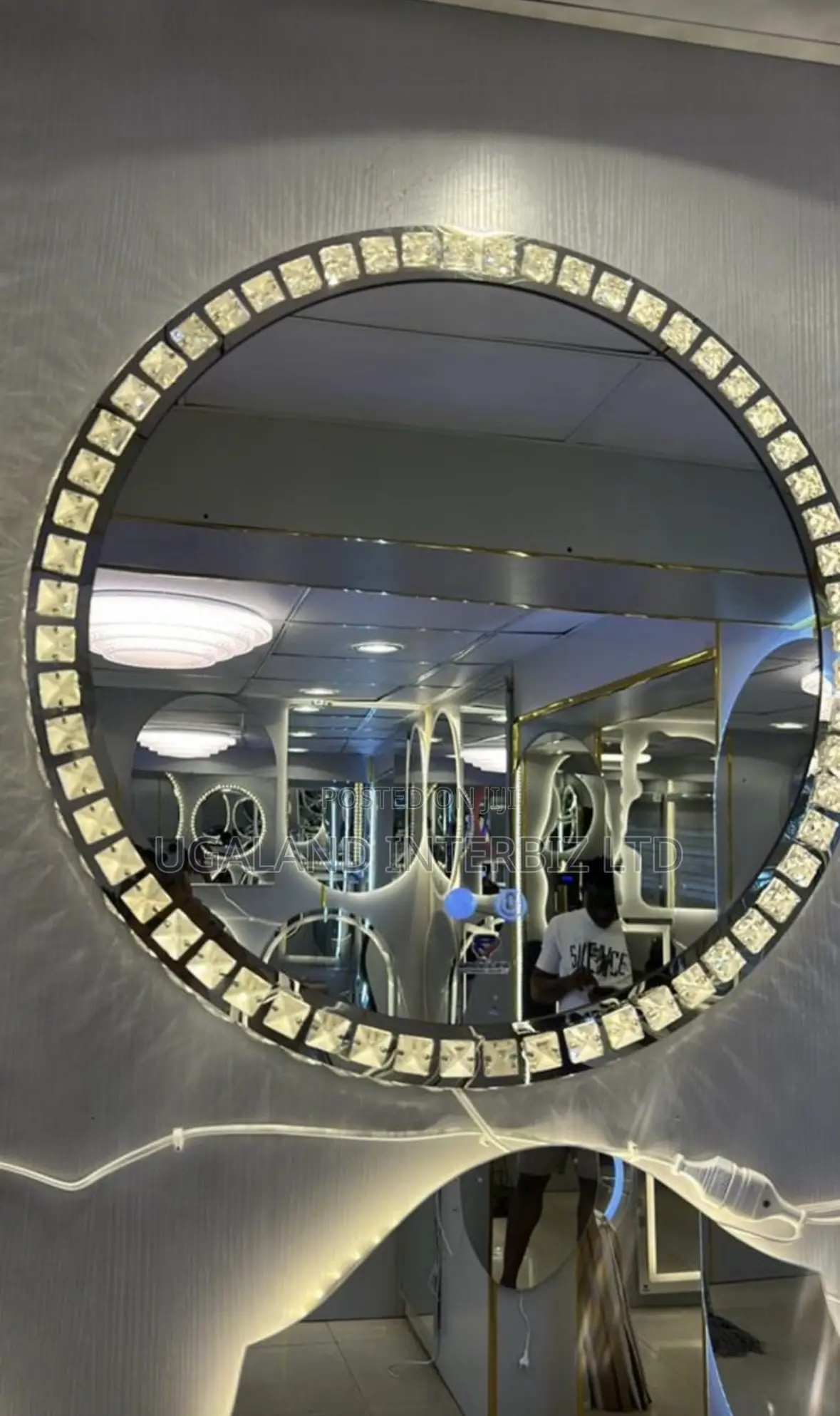 Luxury Round Wall Mirror Design