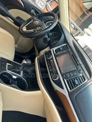 Toyota Highlander Limited 4x2 V6 (3.5L 6cyl 8A) 2017 White