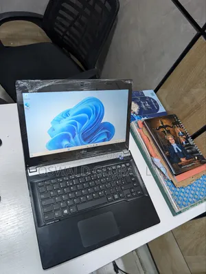Laptop Fujitsu Lifebook UH554 8GB Intel Core i3 SSD 128GB