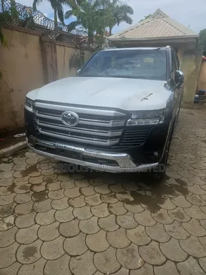 New Toyota Land Cruiser LC300 2024 Black