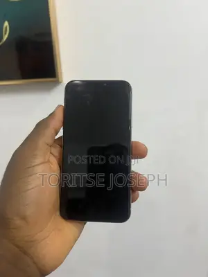 Apple iPhone X 64 GB White