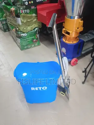 Fertilizer Applicator With Shovel