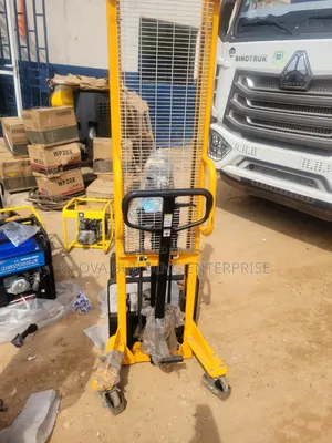 Heavy-Duty Manual Hydraulic Stacker – Sdj1500