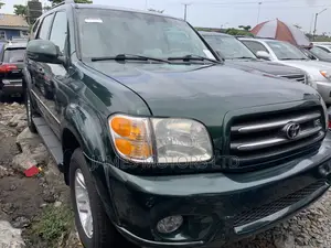 Toyota Sequoia 2004 Green