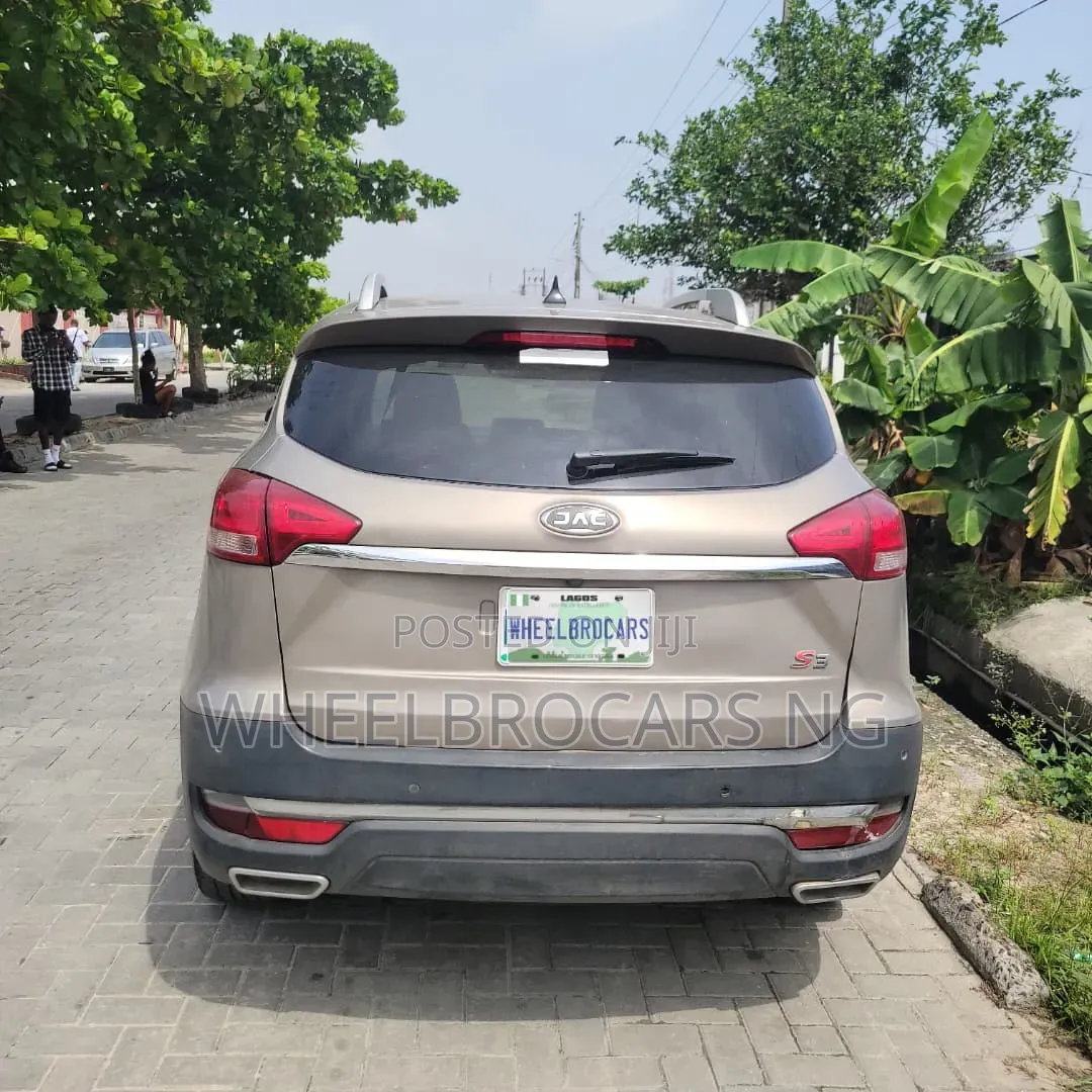 JAC S3 2019 Gold