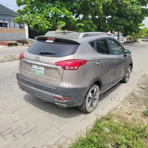 JAC S3 2019 Gold