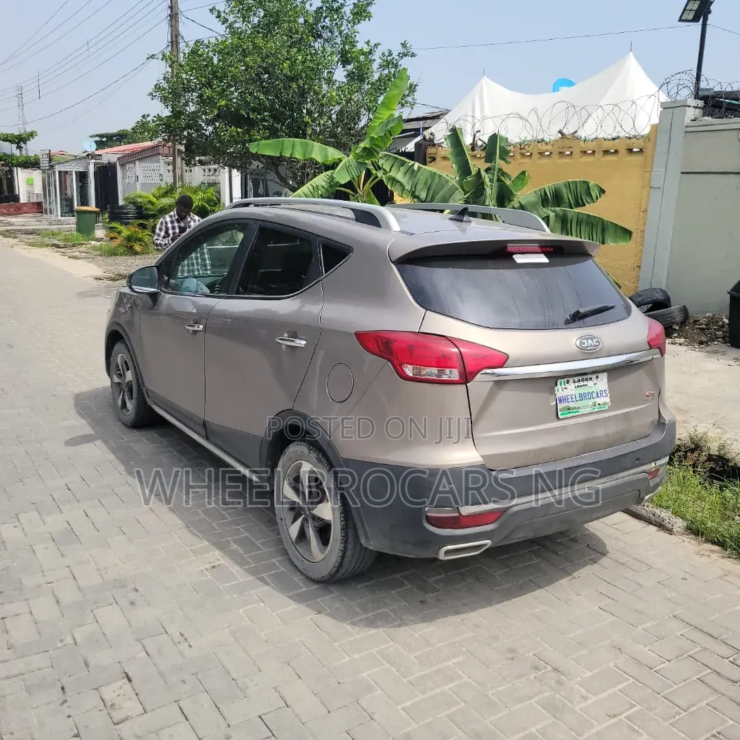JAC S3 2019 Gold
