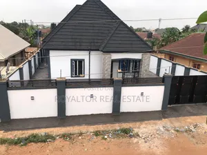 Furnished 3bdrm Apartment in Royaltor Real Estate, Benin City for sale
