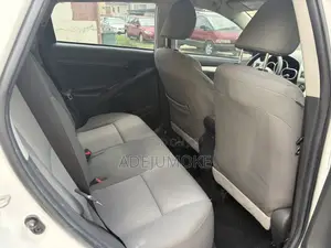 Toyota Matrix S Hatchback AWD (2.4L 4cyl 4A) 2010 White