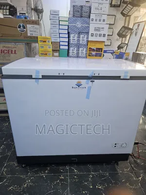 Suntrick 258l Solar Freezer With Inbuilt Battery With Solar Panel