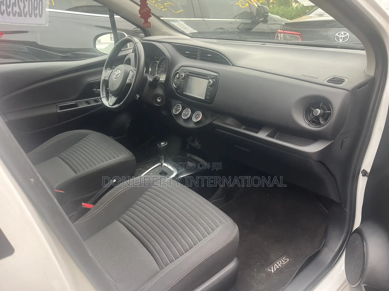 Toyota Yaris 2019 White